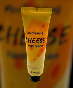 Drėkinamasis rankų kremas Bioaqua Cheese su sūrio ekstraktu, intensyviai maitina, minkština ir saugo rankų odą.